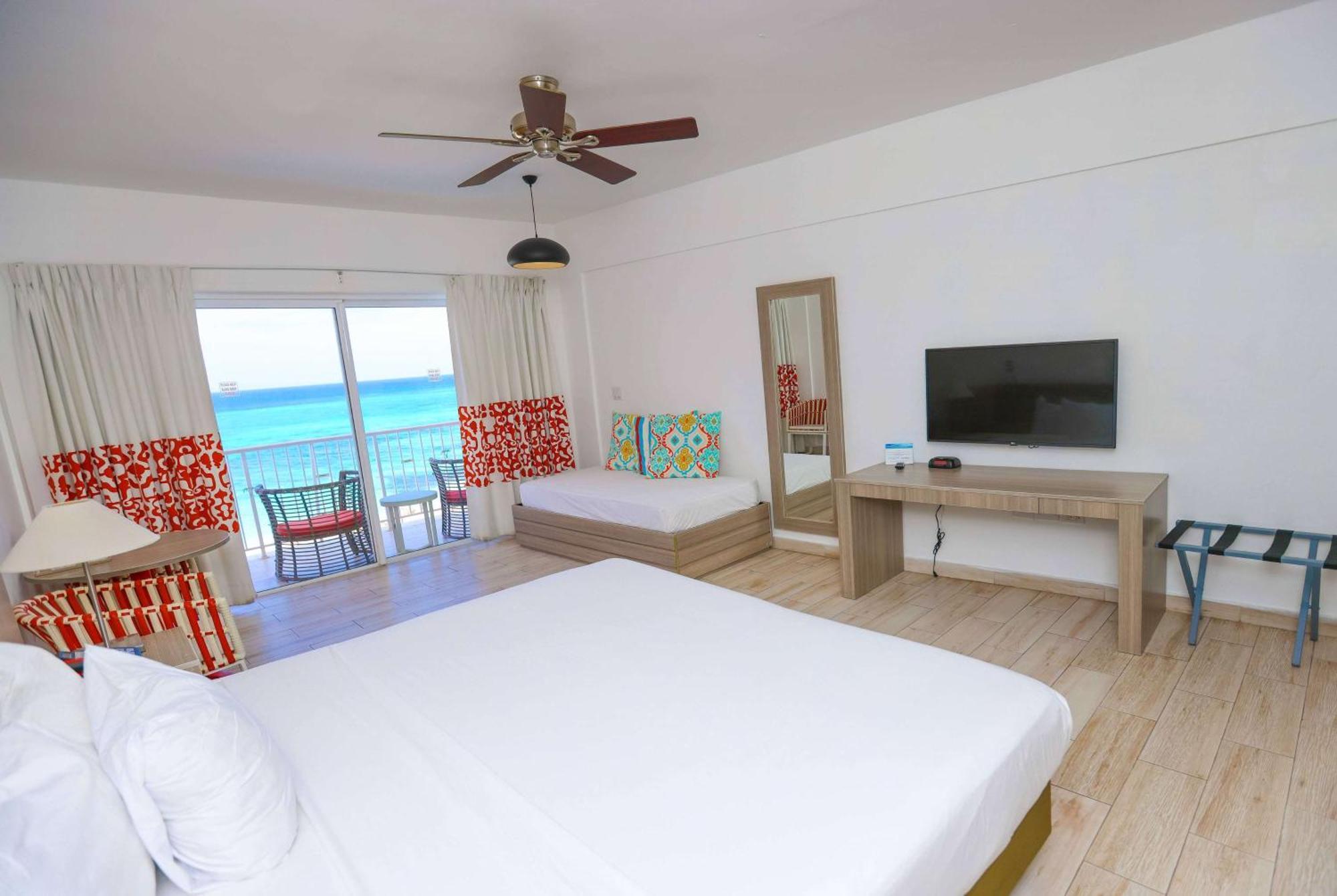Grand Decameron Cornwall Beach, A Trademark Resort