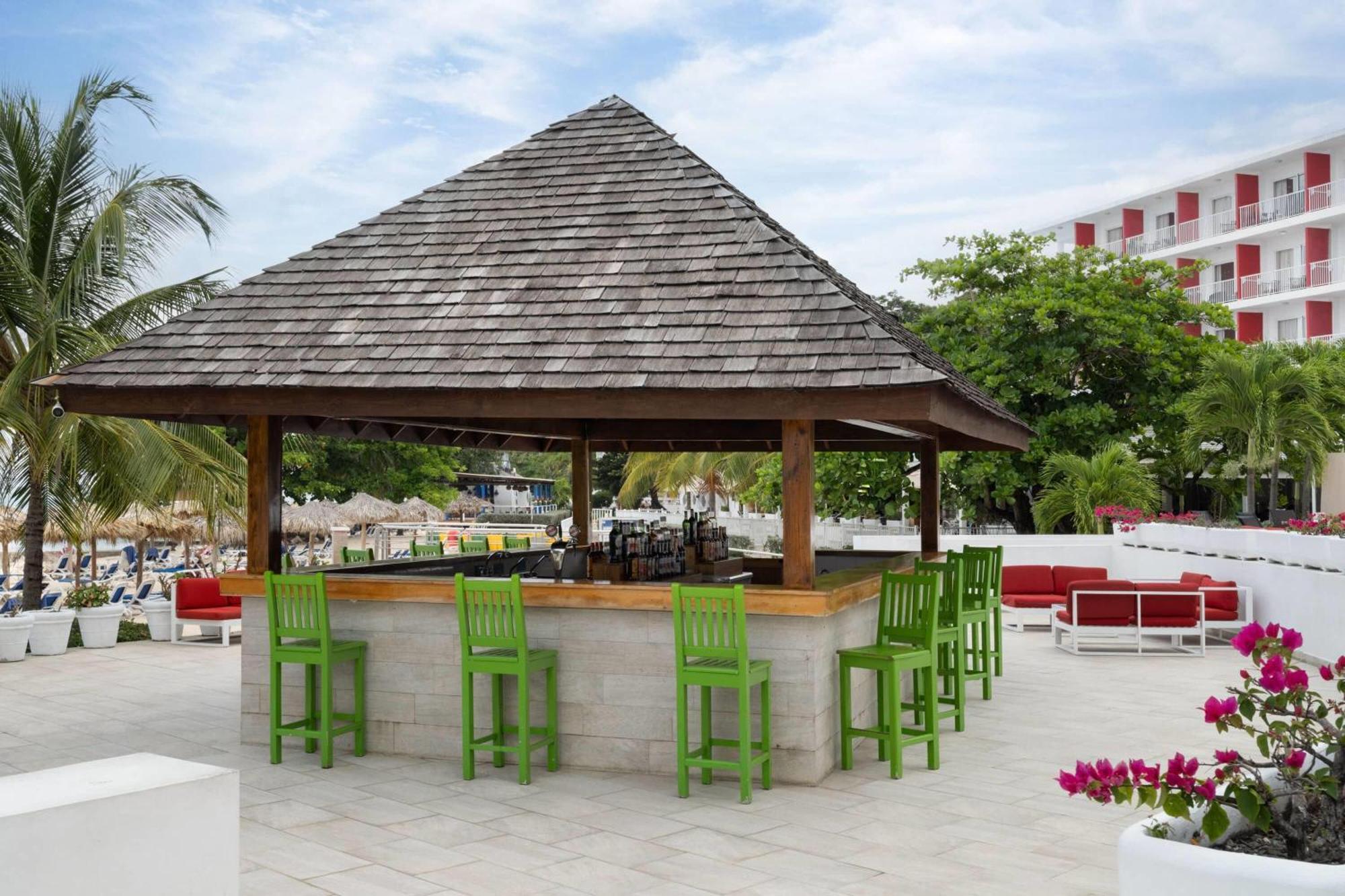 Resort Grand Decameron Cornwall Beach, A Trademark All-Inclusive Resort