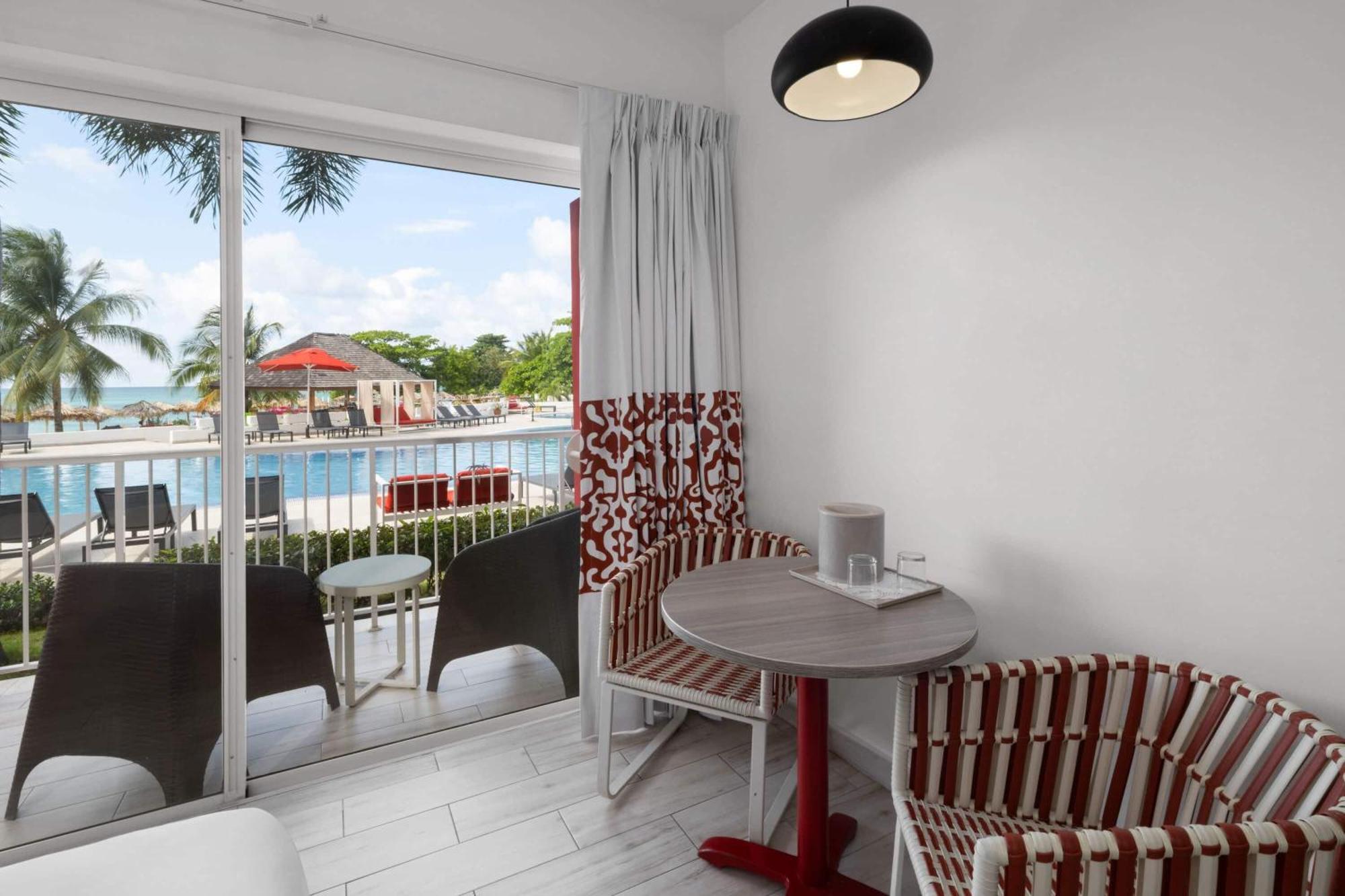 Resort Grand Decameron Cornwall Beach, A Trademark All-Inclusive Resort 4*