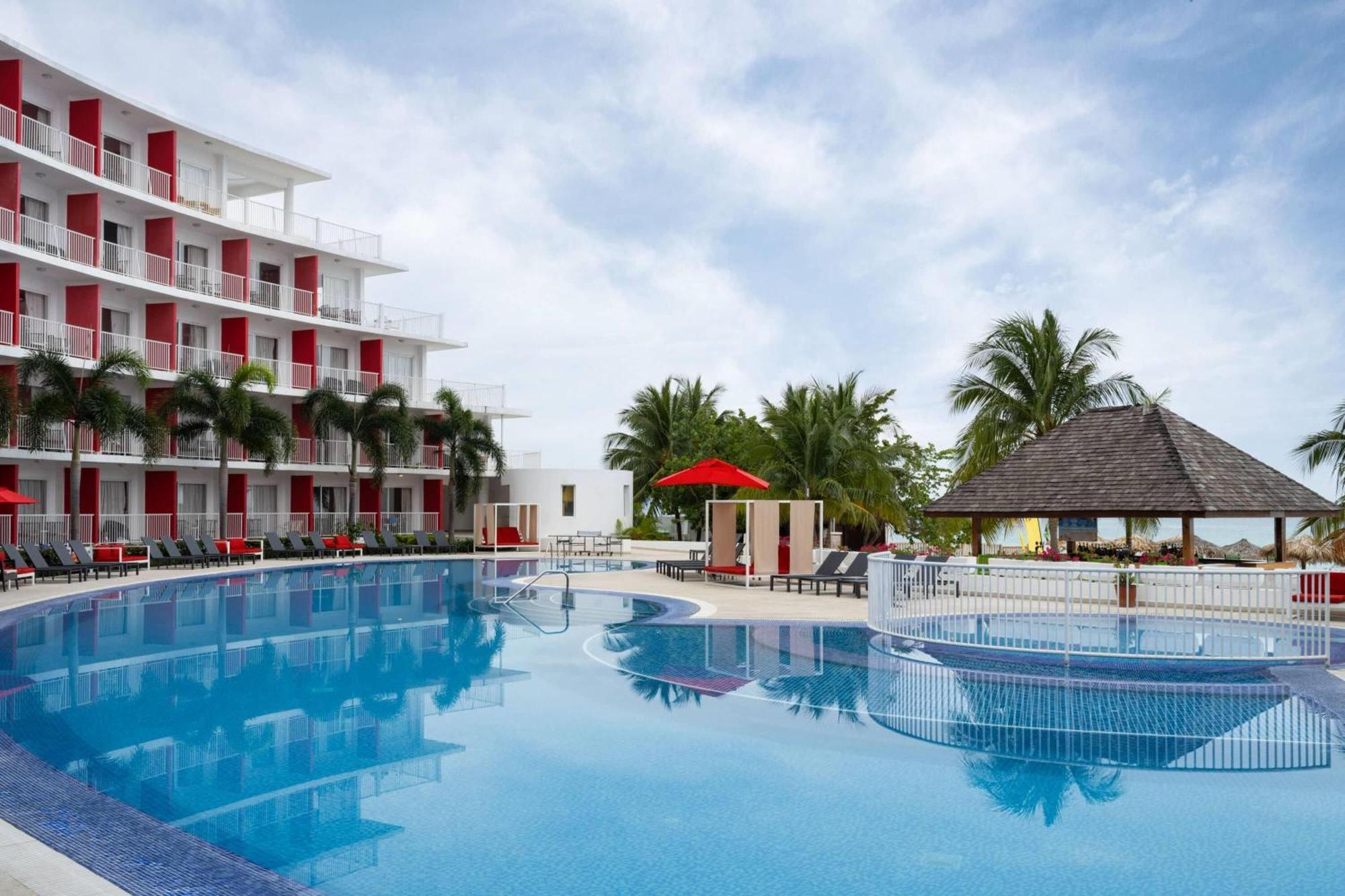 Grand Decameron Cornwall Beach, A Trademark All-Inclusive Resort Resort 4*