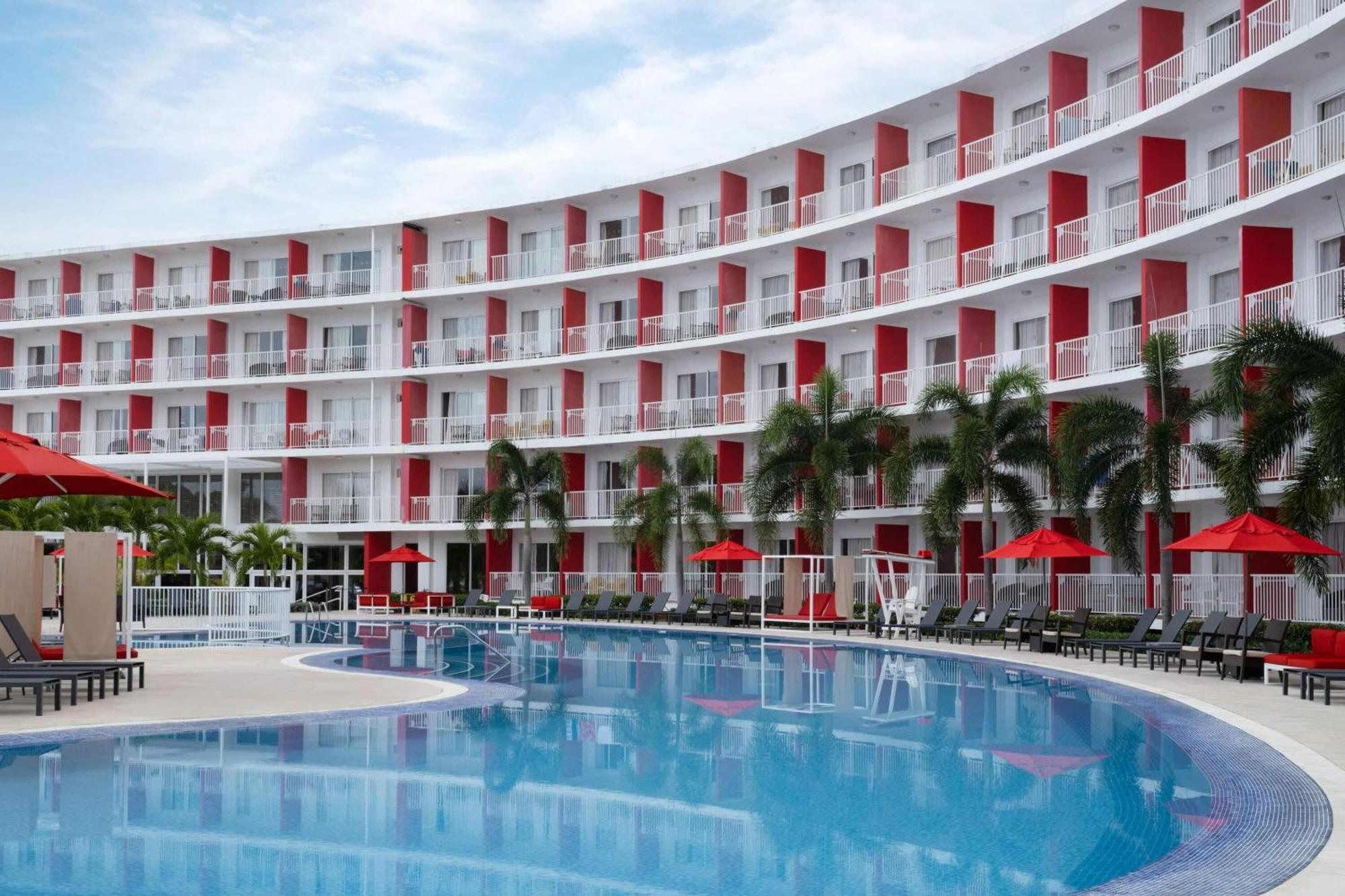 Grand Decameron Cornwall Beach, A Trademark All-Inclusive Resort 4*