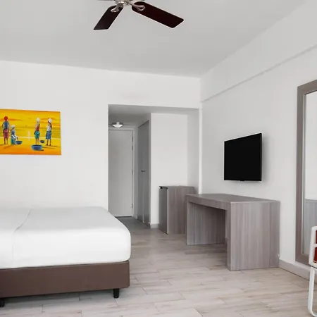 Grand Decameron Cornwall Beach, A Trademark All-Inclusive Resort Montego Bay Exterior photo